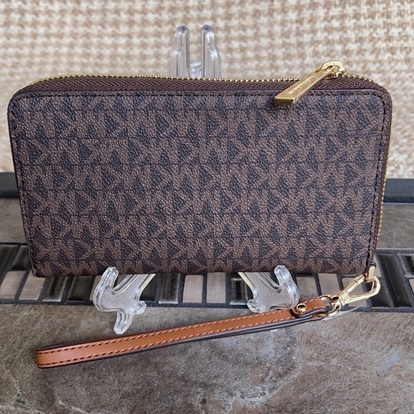 Michael Kors Jet Set Travel Lg Flat Multifunctional Phone Case-Wristlet-Wallet - Picture 16 of 16